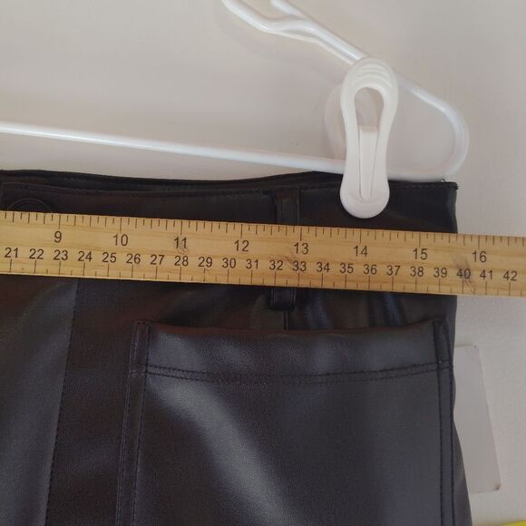 Cece wide leg crop black pull on faux leather pants size M - Picture 8 of 10